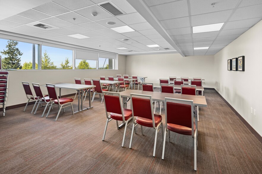 More Photos Of 22406 Pacific Highway South, Des Moines Hotel For Sale