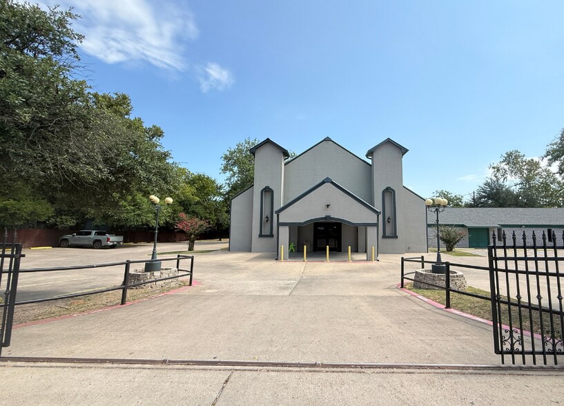 More Photos Of 8600 Guadalupe st, Austin Religious Facility For Sale