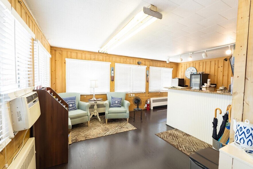 More Photos Of 382 Main St, Falmouth Hotel For Sale
