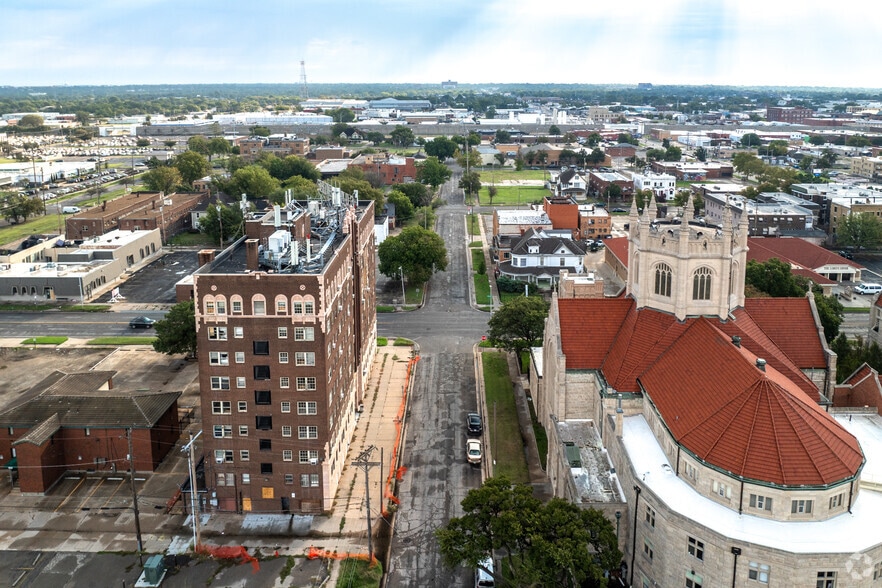 More Photos Of 222 E Elm St, Wichita Apartments For Sale