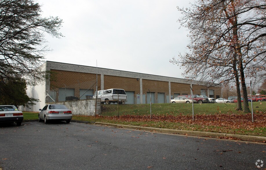 More Photos Of 9215 51st Ave, College Park Warehouse For Lease