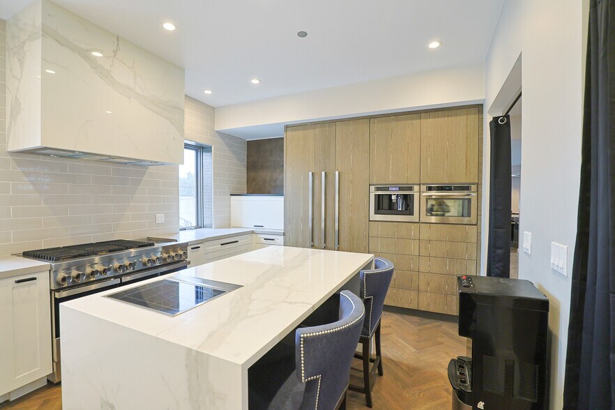 More Photos Of 908-910 N La Cienega Blvd, Los Angeles Storefront Retail Office For Sale