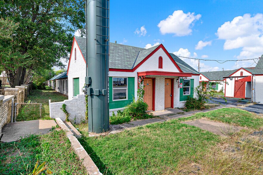 More Photos Of 2424 Texoma Pky, Sherman Office For Sale