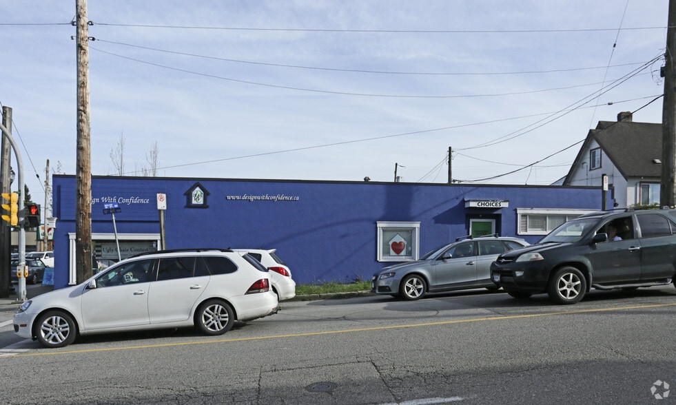 More Photos Of 948-950 12th St, New Westminster Storefront For Lease