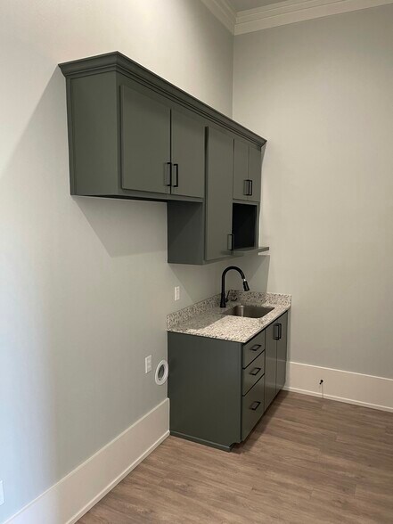 More Photos Of W 4021 W. E. Heck Ct., Bldg E, Baton Rouge Office For Lease