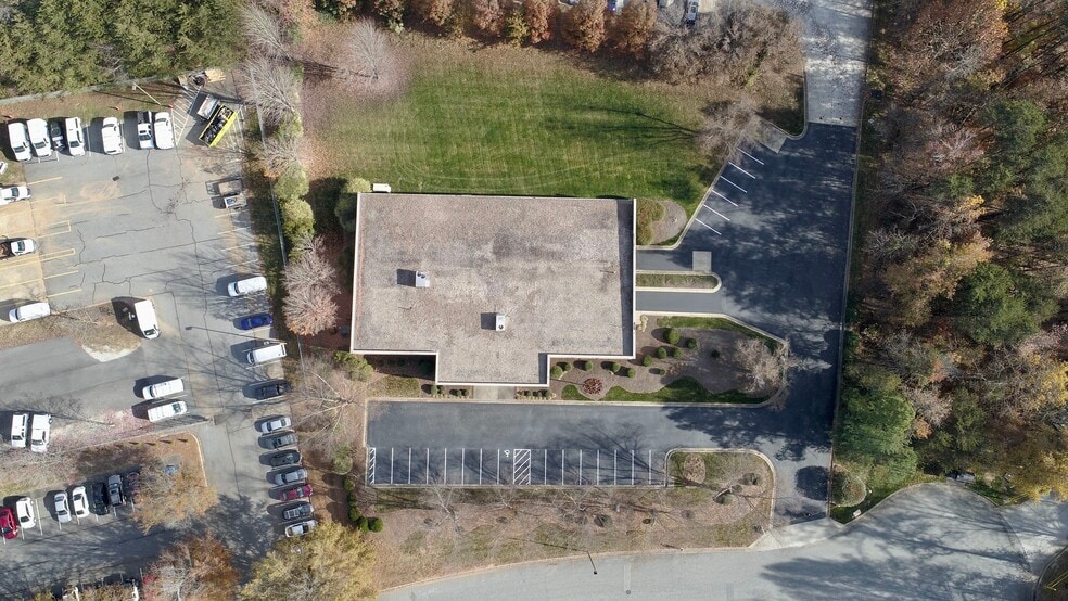 More Photos Of 4120 Beechwood Dr, Greensboro Light Distribution For Lease