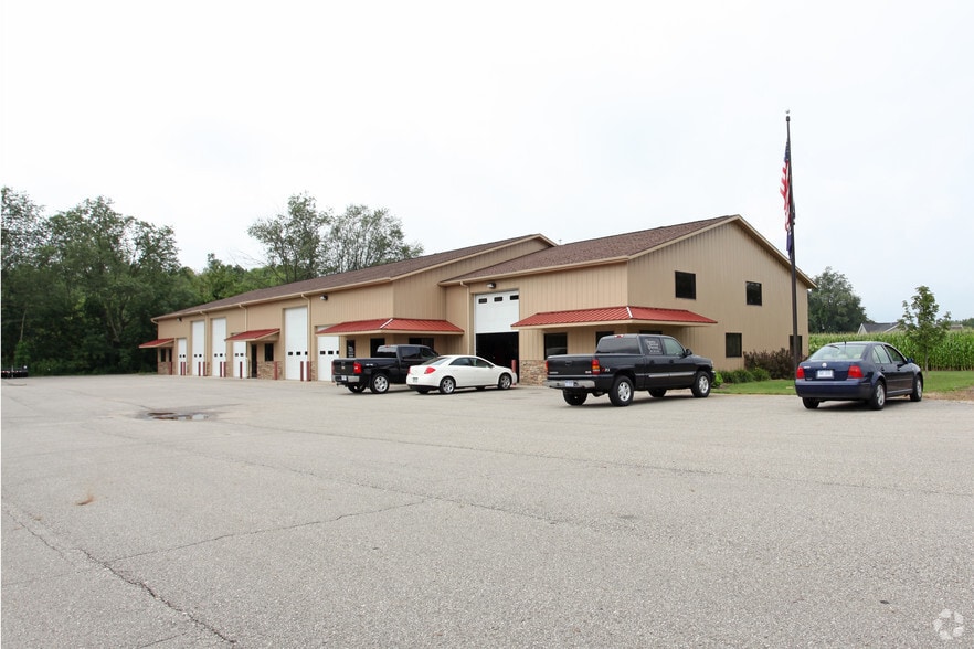 Primary Photo Of 3588 Green Pointe Ctr, Hamilton Warehouse For Lease