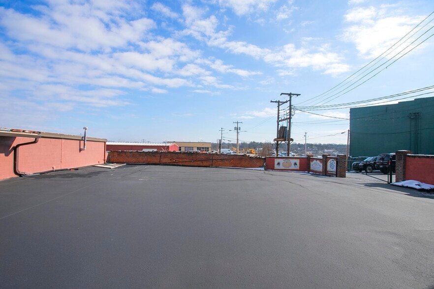 More Photos Of 706 N Main St, Columbia Office Residential For Sale