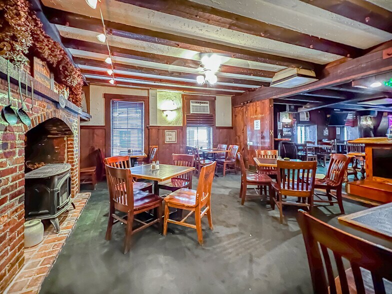 More Photos Of 100 W Maple Ave, Langhorne Restaurant For Sale
