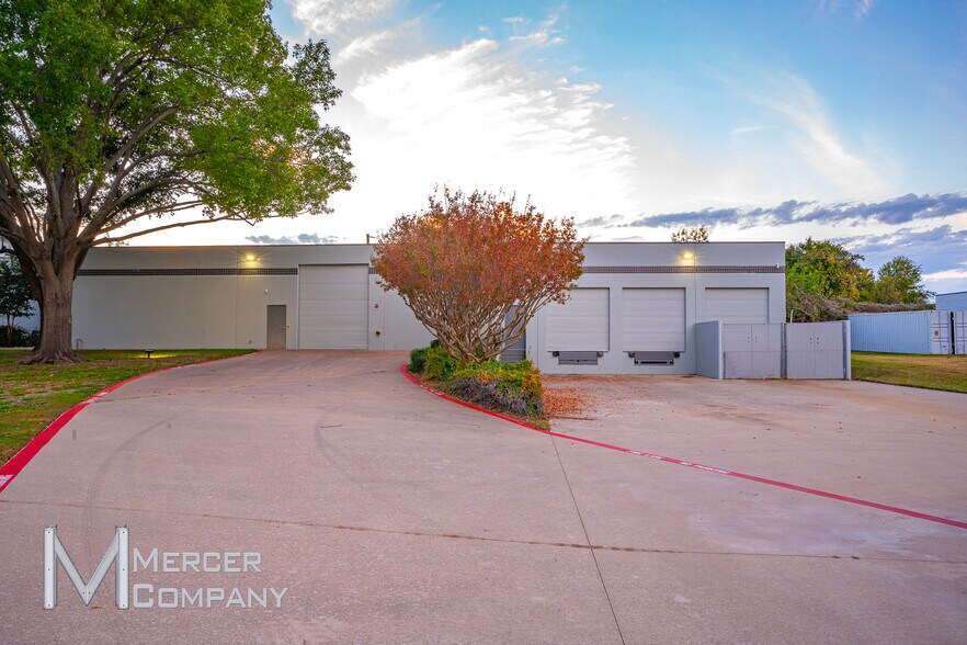 More Photos Of 2320 Michigan Ct, Arlington Light Distribution For Lease