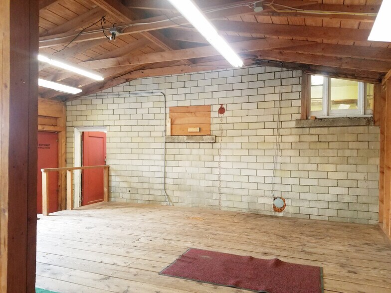 More Photos Of 600 Fairmount Ave, Jamestown Freestanding For Sale