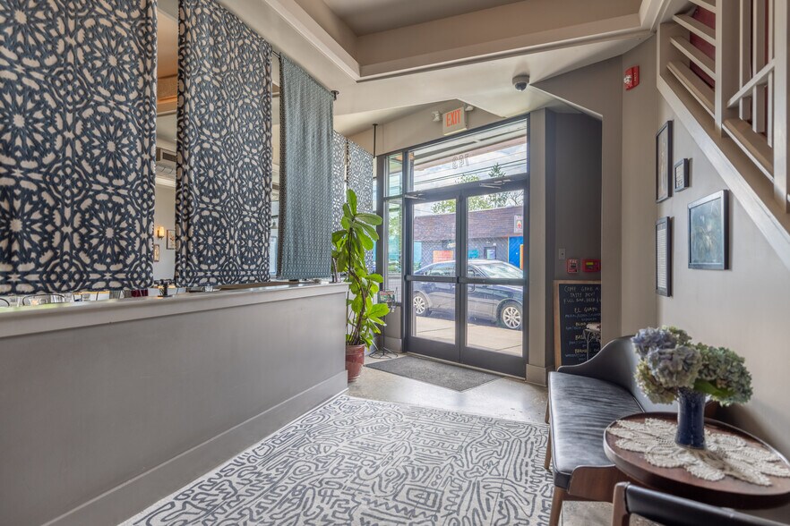 More Photos Of 743 Haywood Rd, Asheville Restaurant For Sale