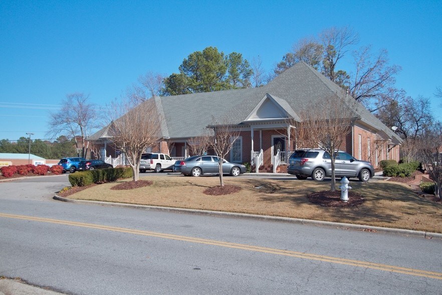 More Photos Of 4046 Wetherburn Way, Peachtree Corners Medical For Lease