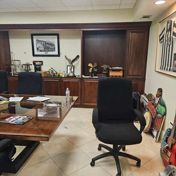 More Photos Of 1900 Destrehan Ave, Harvey Warehouse For Sale