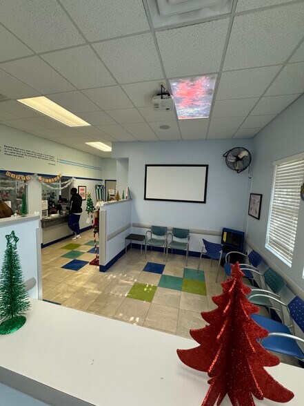 More Photos Of 3131 S Center St, Arlington Medical For Lease
