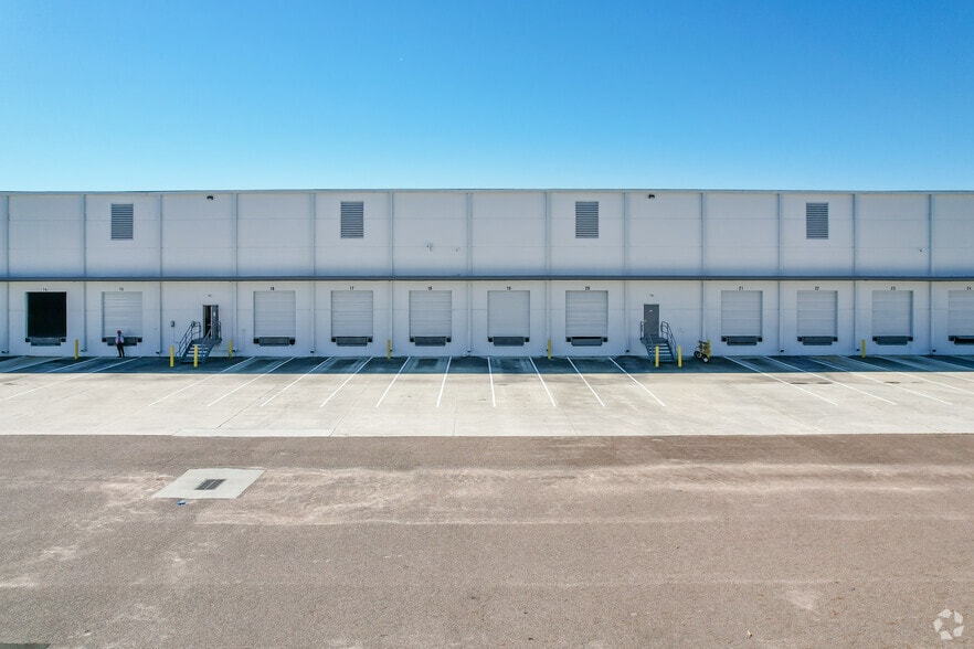 More Photos Of 1301 Charleston Regional Pky, Charleston Warehouse For Lease