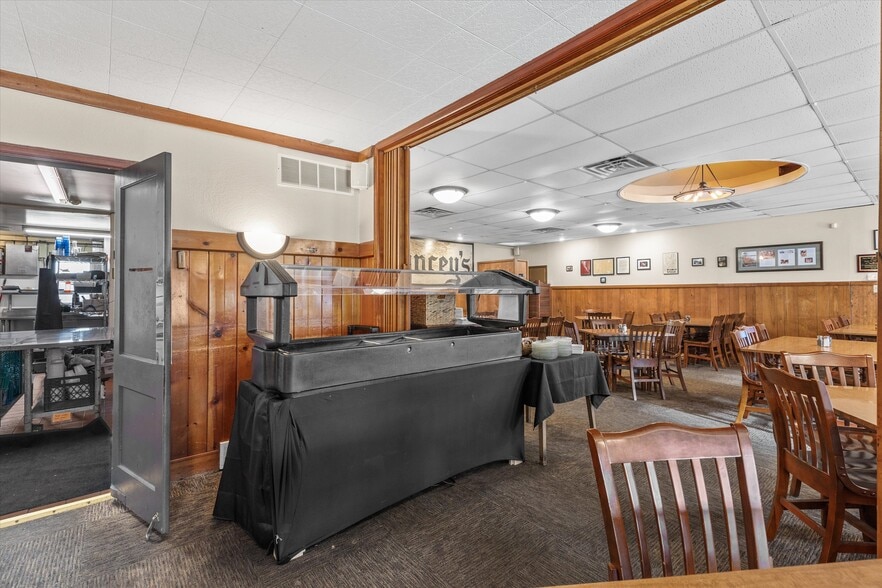 More Photos Of N8240 County Hwy E, Watertown Bar For Sale