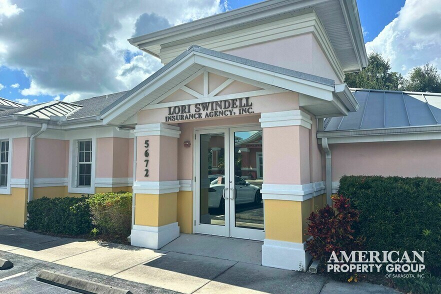More Photos Of 5672-5674 Marquesas Cir, Sarasota Medical For Sale