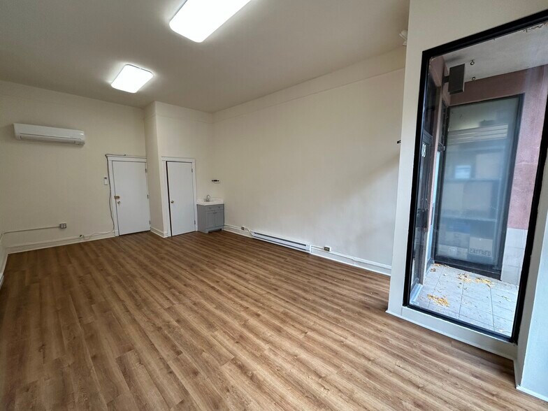 More Photos Of 608 W Briar Pl, Chicago Manufactured Housing Mobile Home Park For Lease