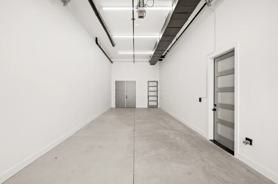 More Photos Of 4518 Forestdale Dr, Park City Office Residential For Lease