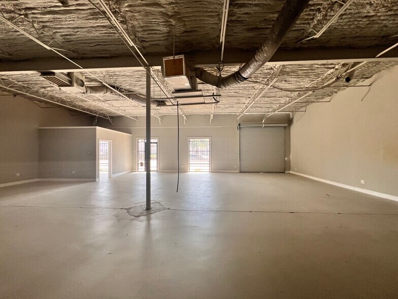 More Photos Of 5900-5928 Allday Dr, Houston Light Distribution For Lease