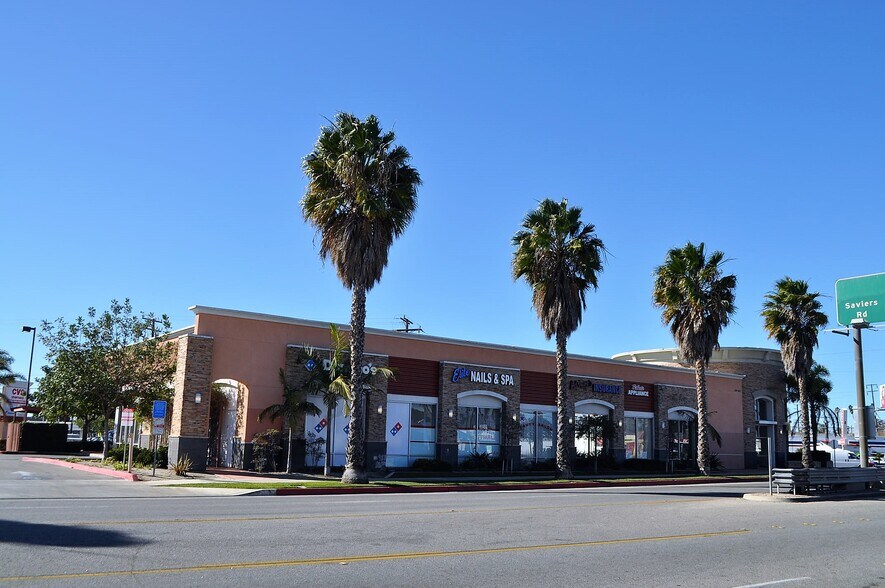 More Photos Of 1117 S Oxnard Blvd, Oxnard Bank For Lease