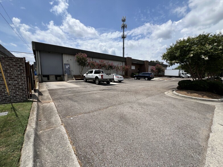 More Photos Of 2105 West Ferry Way SW, Huntsville Warehouse For Lease