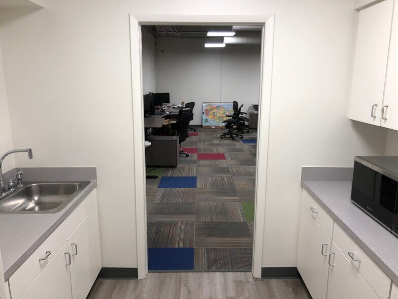 More Photos Of 7490 N 36th St, Pinellas Park Loft Creative Space For Lease