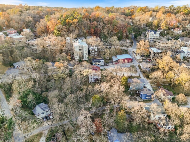 More Photos Of 75 Center St, Eureka Springs General Retail For Sale