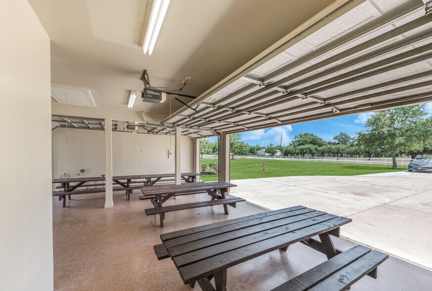 More Photos Of 30062 N Fulshear Dr, Fulshear Land For Lease