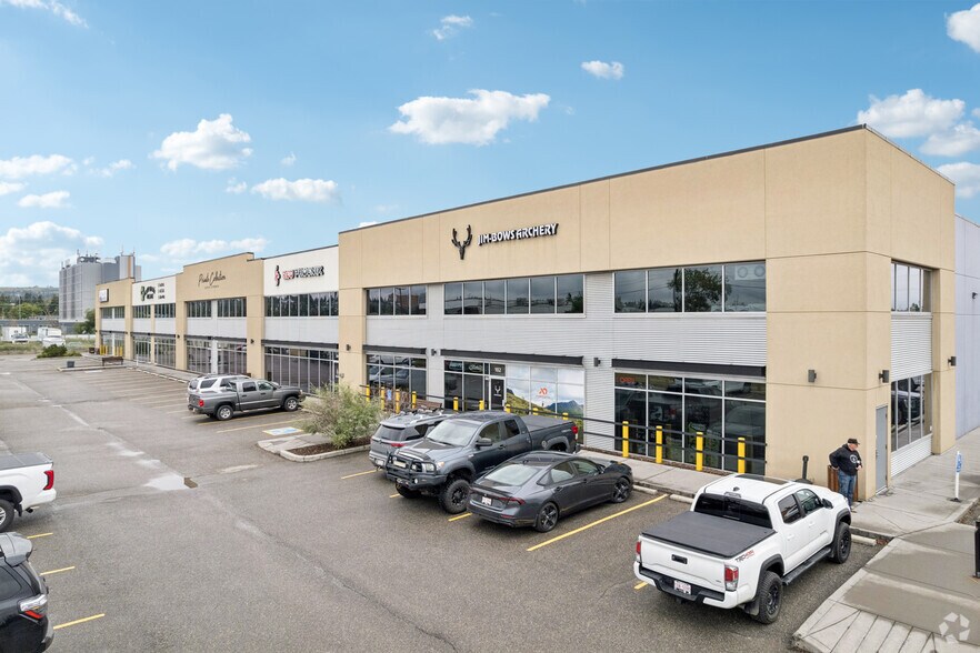 More Photos Of 620-630 46 Av NE, Calgary Warehouse For Lease