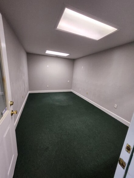 More Photos Of 223 N Main St, Franklin Office For Lease