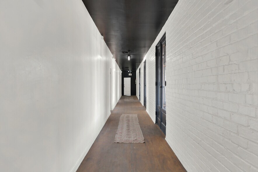 More Photos Of 435 S Boyle Ave, Los Angeles Office Residential For Sale