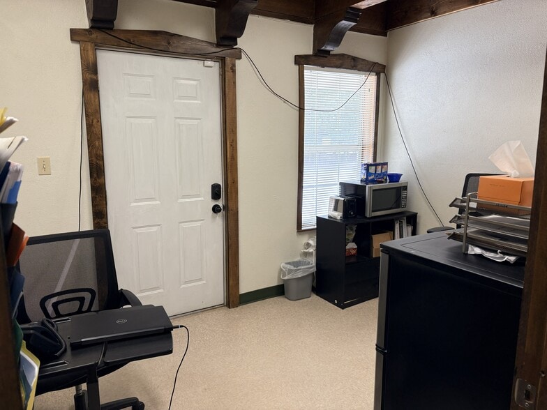 More Photos Of 1213 Gusdorf Rd, Taos Office For Sale
