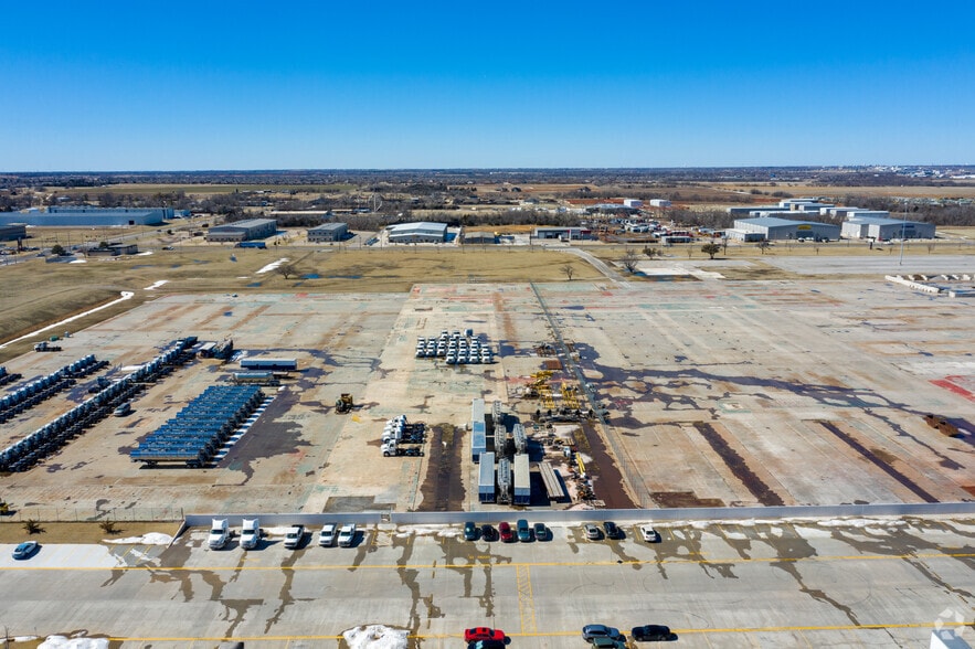 More Photos Of 7501 SW 29th St, Oklahoma City Distribution For Lease