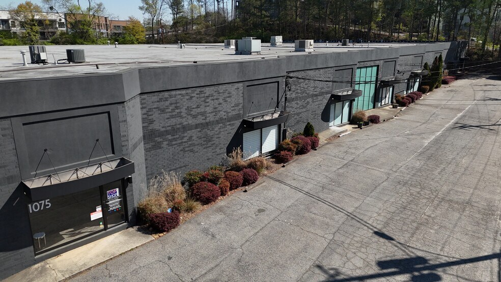 More Photos Of 1073-1075 Huff Rd NW, Atlanta Warehouse For Lease