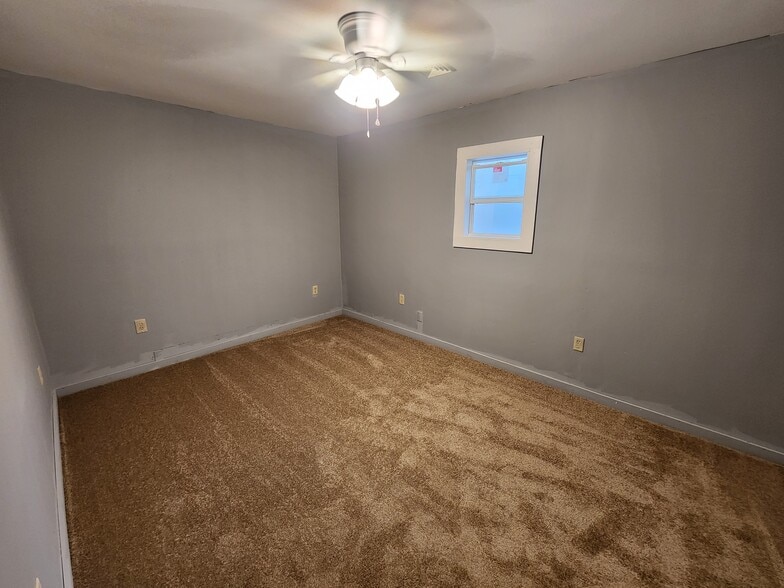 More Photos Of 744 Park Ave, Syracuse Warehouse For Sale