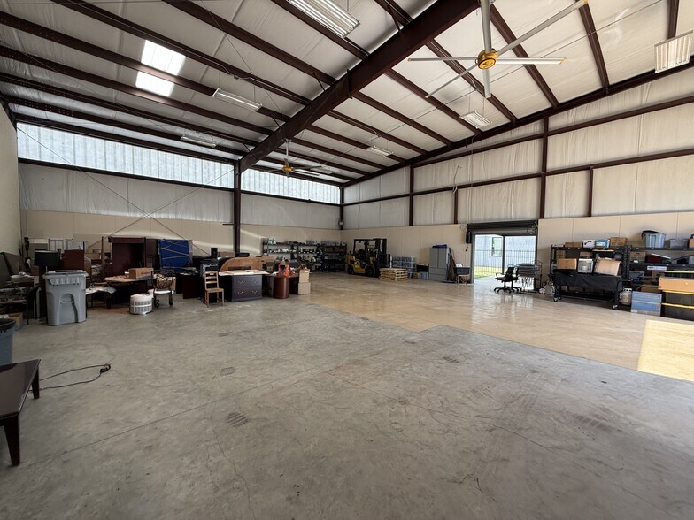 More Photos Of 8152 Spring Cypress Rd, Spring Light Distribution For Sale