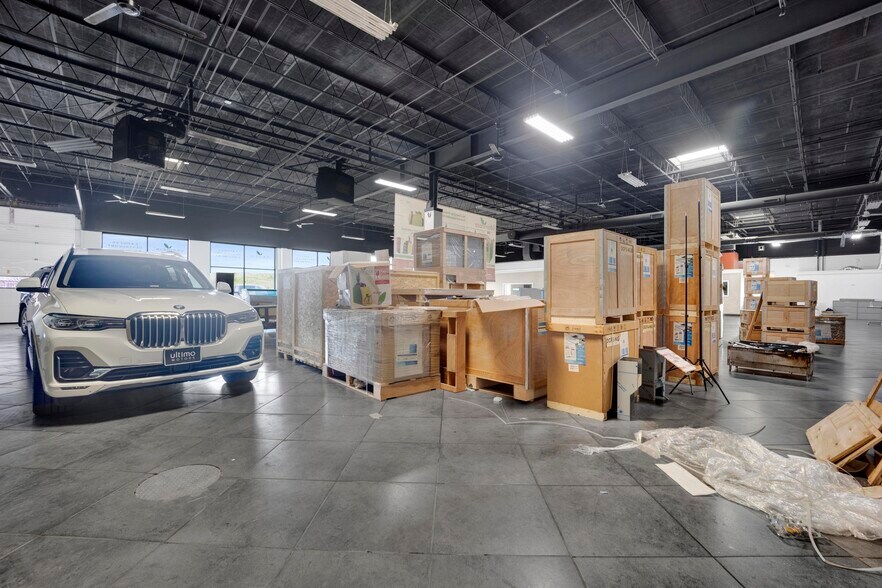 More Photos Of 764-768 Thomas Dr, Bensenville Manufacturing For Lease