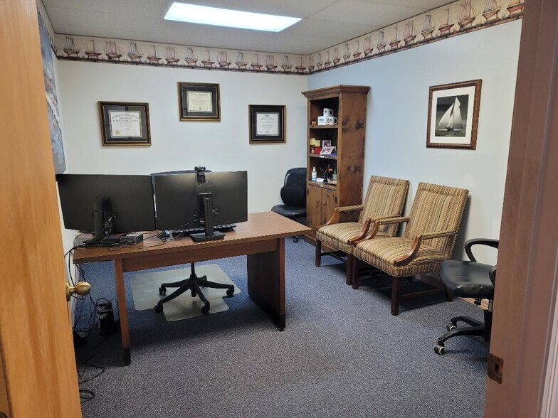 More Photos Of 107 Broadway St, Fort Meade Office For Sale
