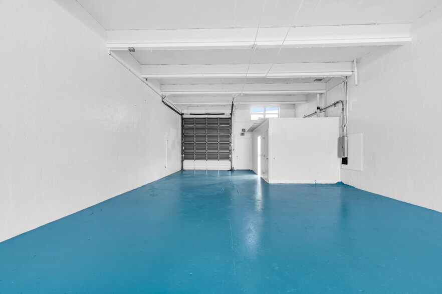 More Photos Of 2320-2326 NW 7th Ct, Miami Warehouse For Lease