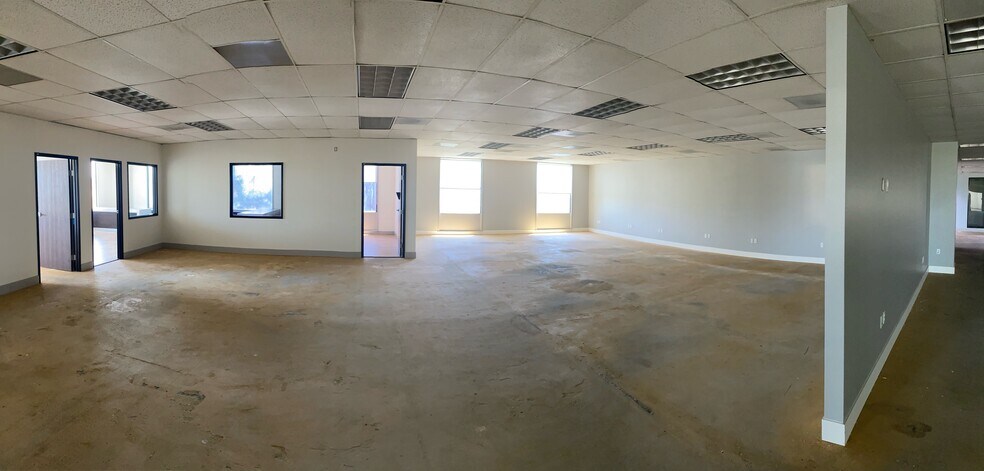 More Photos Of 1950 E 17th St, Santa Ana Office For Lease