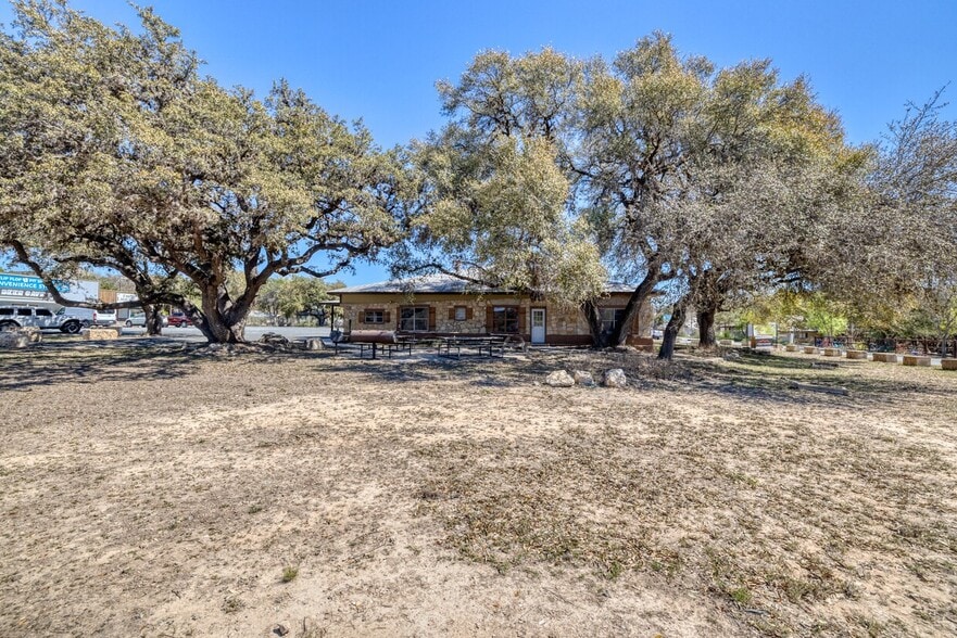 More Photos Of 49 Encino Dr, Concan Convenience Store For Sale