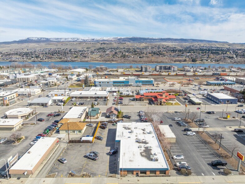 More Photos Of 325 Chelan Ave, Wenatchee Office For Lease