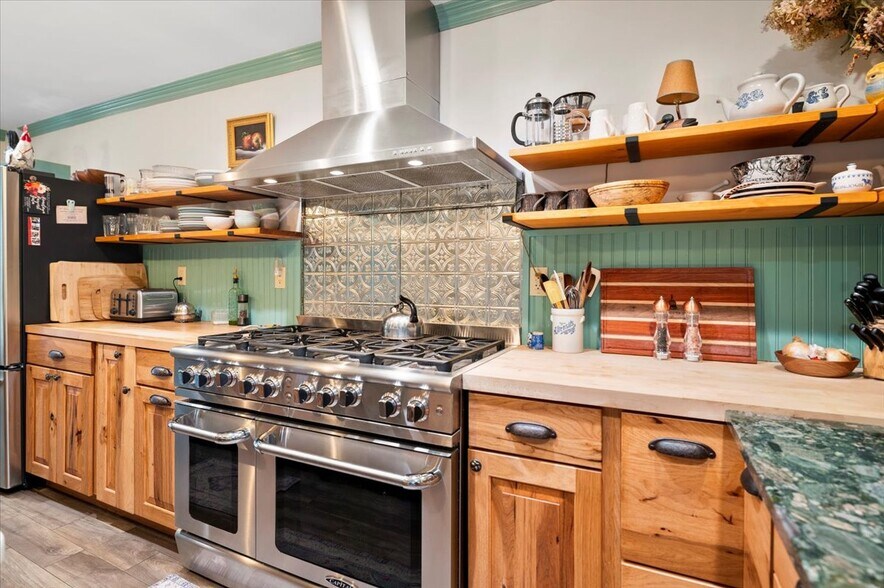 More Photos Of 153 Bay St, Glens Falls Hospitality For Sale