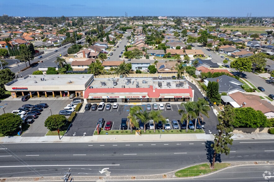 More Photos Of 17925-17955 Magnolia St, Fountain Valley Unknown For Lease