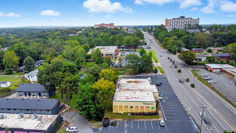 More Photos Of 825 North University Avenue, Little Rock Freestanding For Sale
