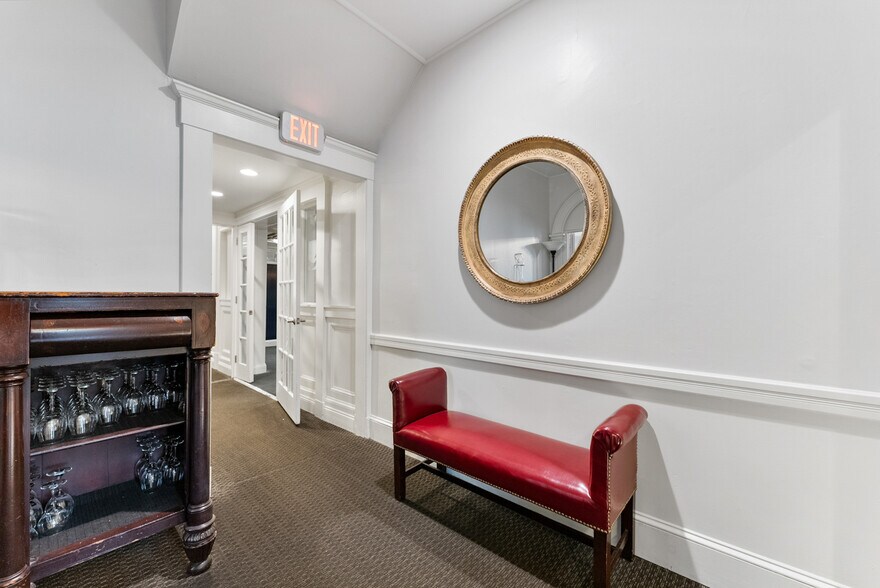 More Photos Of 135 Cooper St, Agawam Specialty For Sale