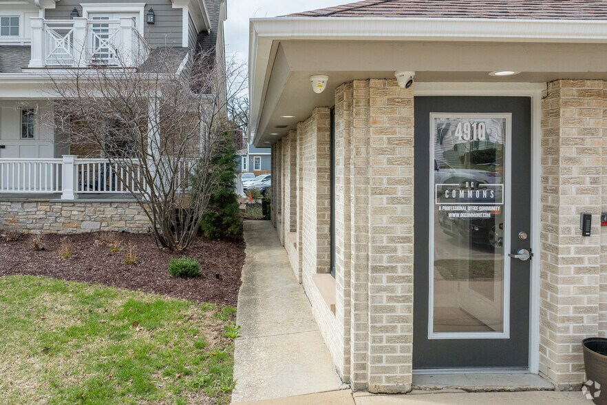 More Photos Of 4910 Main St, Downers Grove Office For Sale