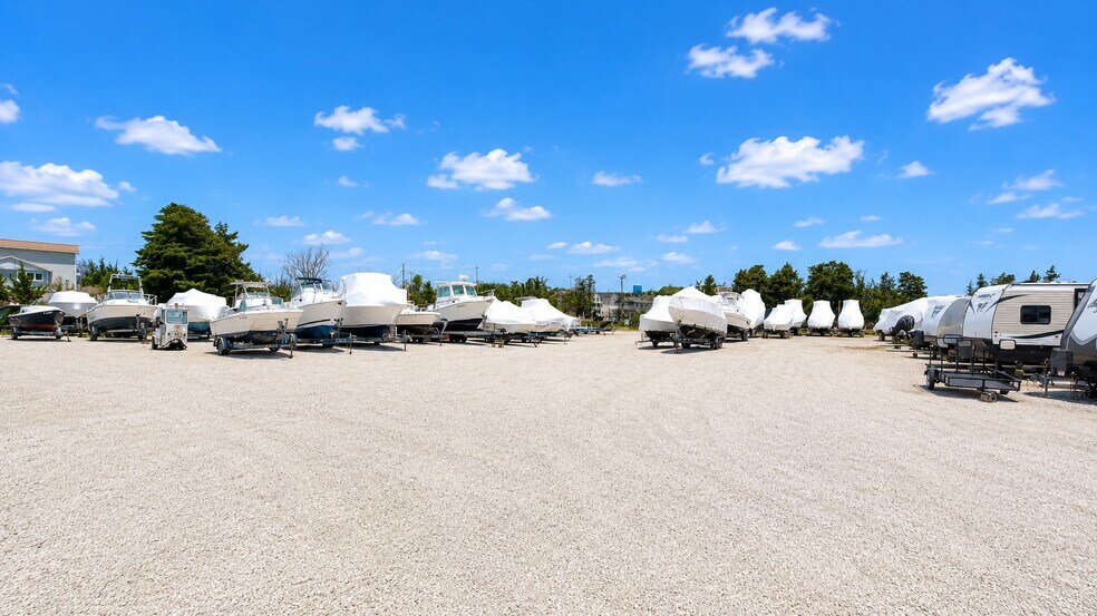 More Photos Of 470 S Green St, Tuckerton Marina For Sale